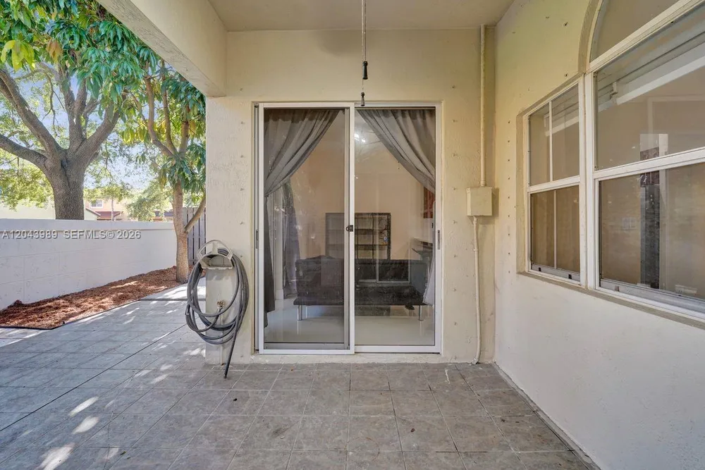 14003 N Cypress Cove Cir, Davie, FL 33325