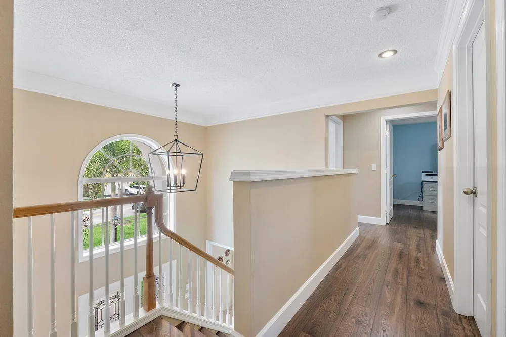 3904 Sanctuary Dr, Coral Springs, FL 33065