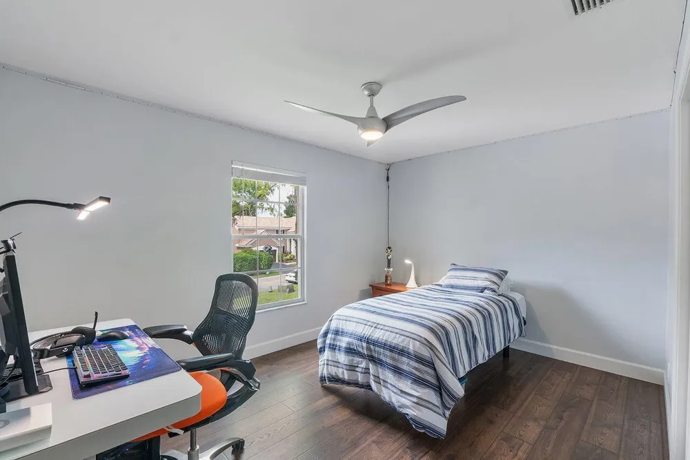 3904 Sanctuary Dr, Coral Springs, FL 33065