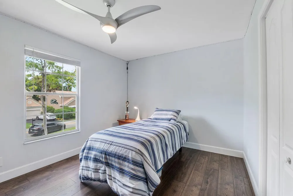 3904 Sanctuary Dr, Coral Springs, FL 33065