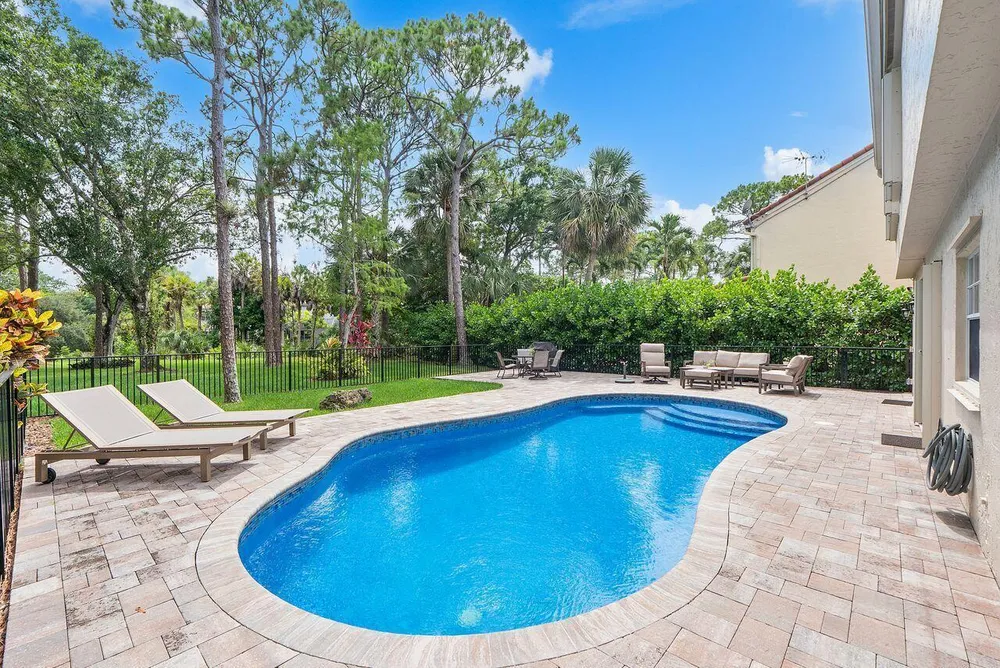 3904 Sanctuary Dr, Coral Springs, FL 33065