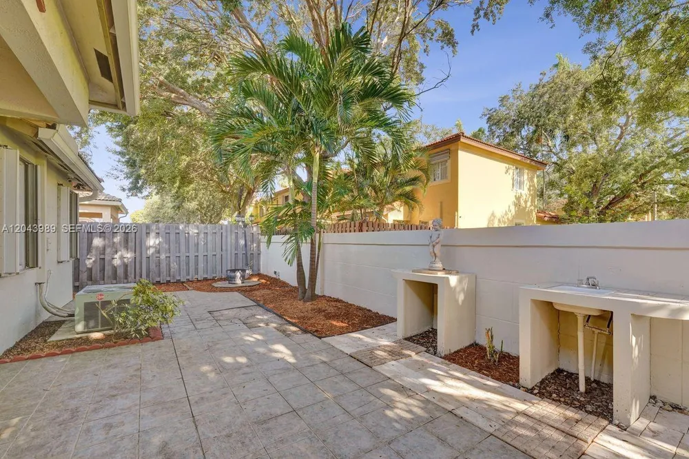 14003 N Cypress Cove Cir, Davie, FL 33325
