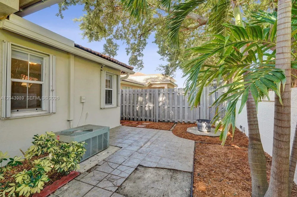 14003 N Cypress Cove Cir, Davie, FL 33325