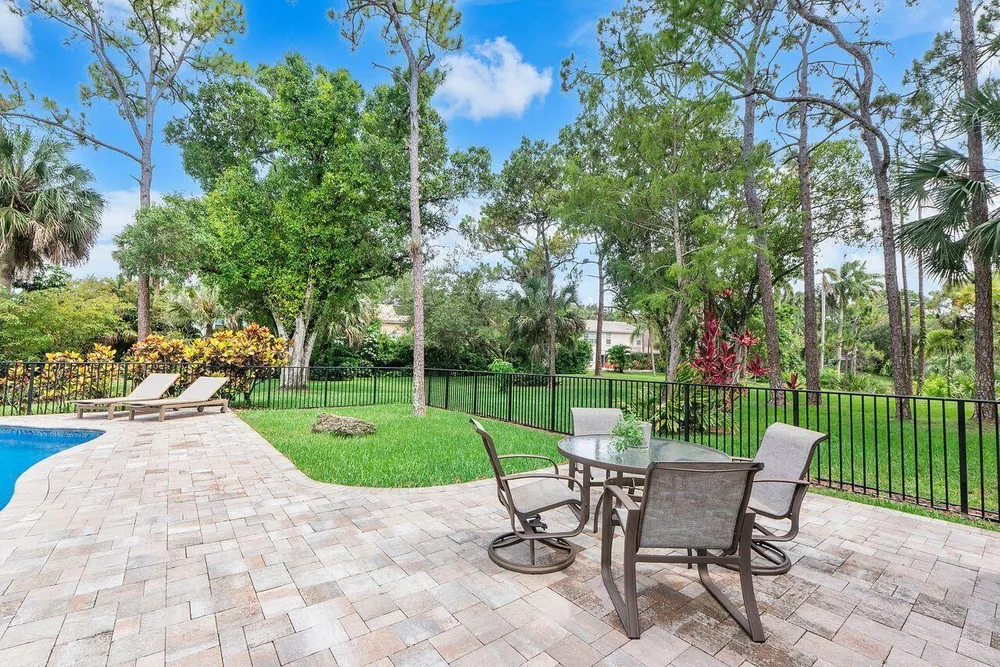 3904 Sanctuary Dr, Coral Springs, FL 33065