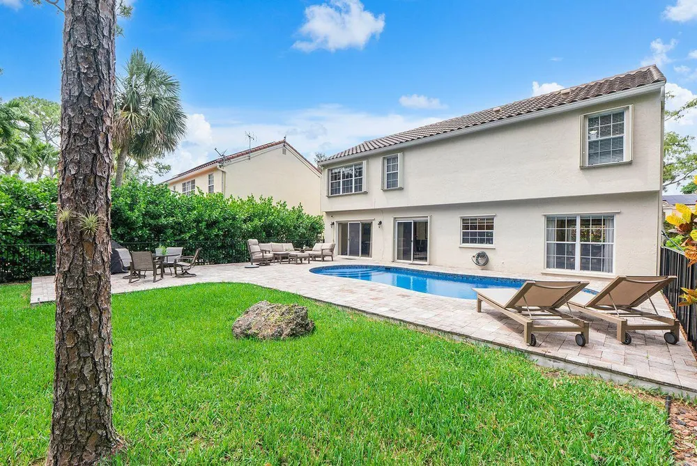 3904 Sanctuary Dr, Coral Springs, FL 33065
