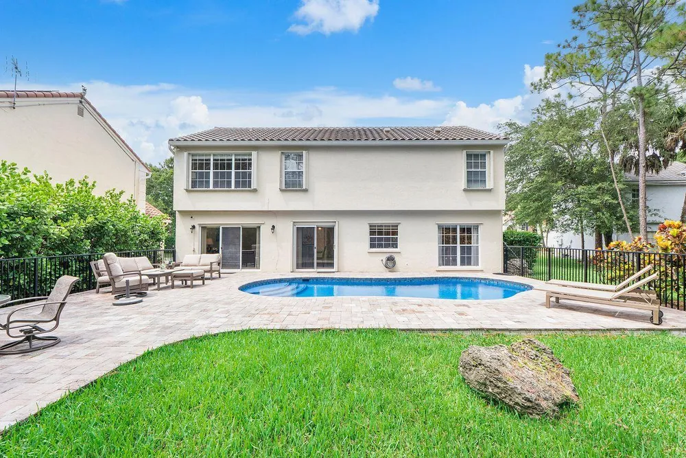 3904 Sanctuary Dr, Coral Springs, FL 33065