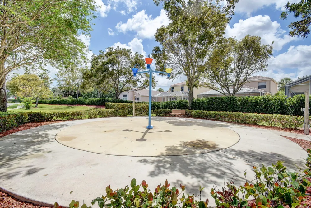 7553 Sally Lyn Ln, Lake Worth Beach, FL 33467