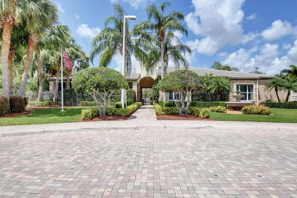 7553 Sally Lyn Ln, Lake Worth Beach, FL 33467