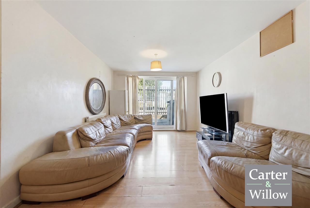 Castle House, Dagenham, Essex Image 5