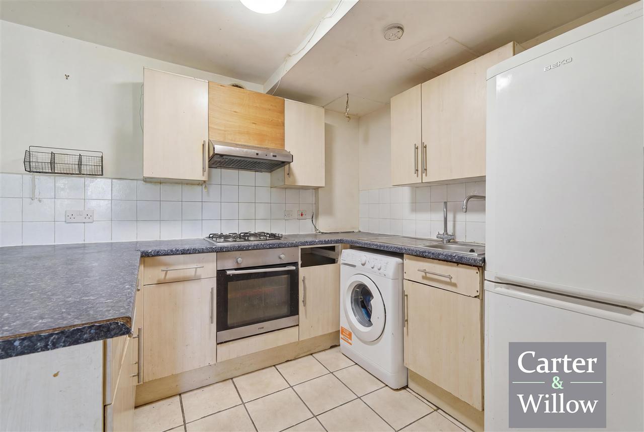 Castle House, Dagenham, Essex Image 6
