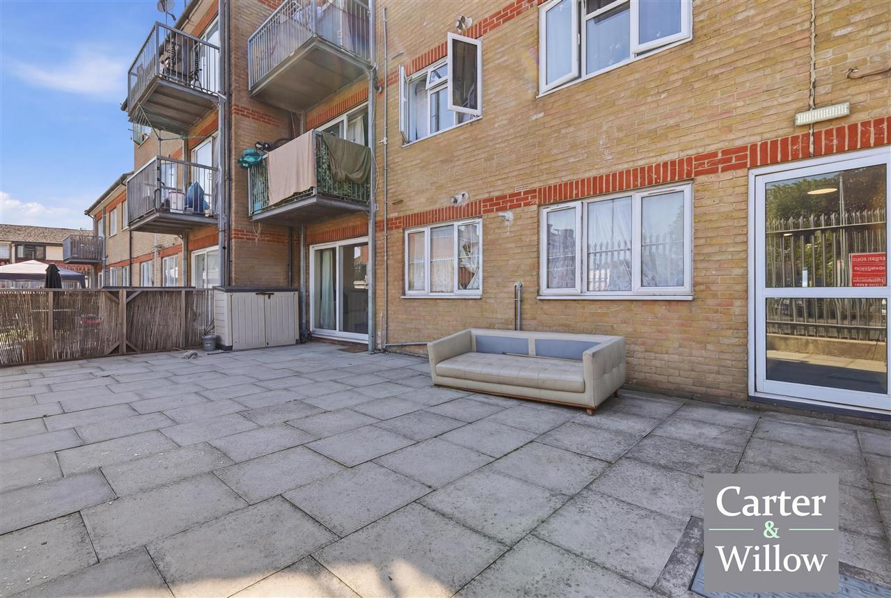 Castle House, Dagenham, Essex Image 10