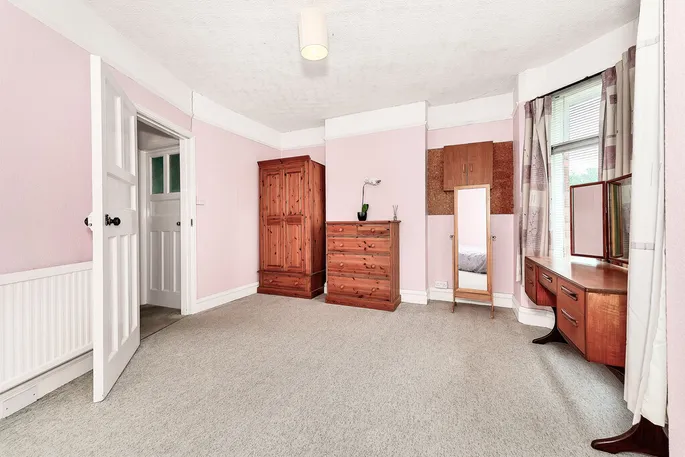 Property carousel image 11
