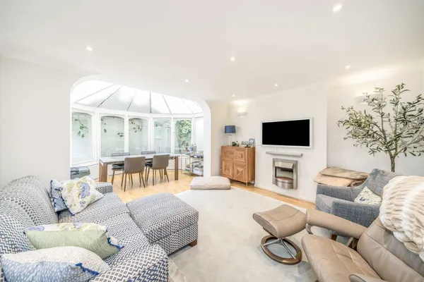 Markham Street, London, SW3 photo 1