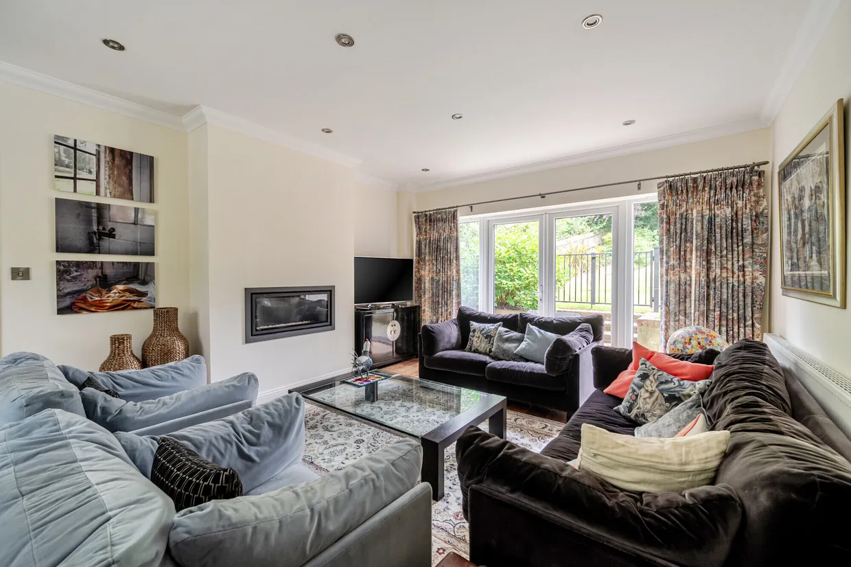 Woodend Drive, Ascot, SL5 photo 5