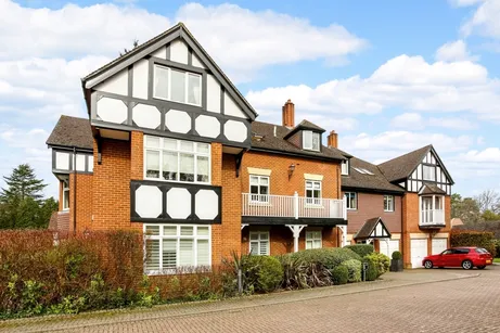Larch Avenue, Ascot SL5
