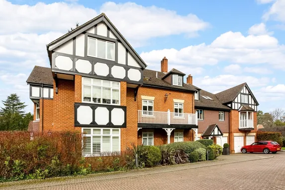 Larch Avenue, Ascot SL5