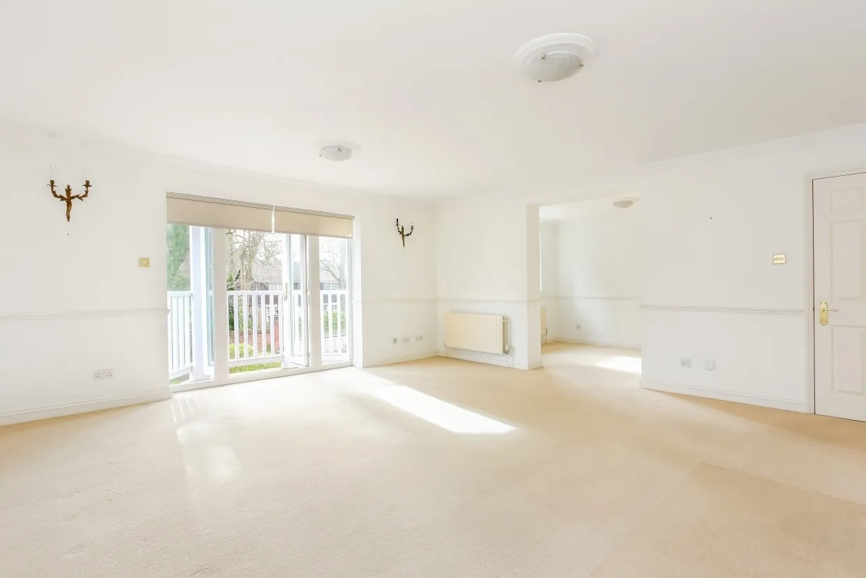 Larch Avenue, Ascot SL5 photo 2