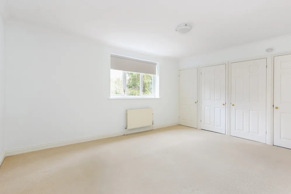 Larch Avenue, Ascot SL5 photo 6