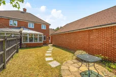 Nower Close East Dorking RH4 photo 8