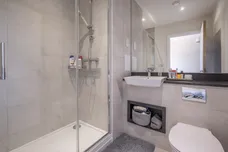 20 Springfield Drive London SW17 photo 14