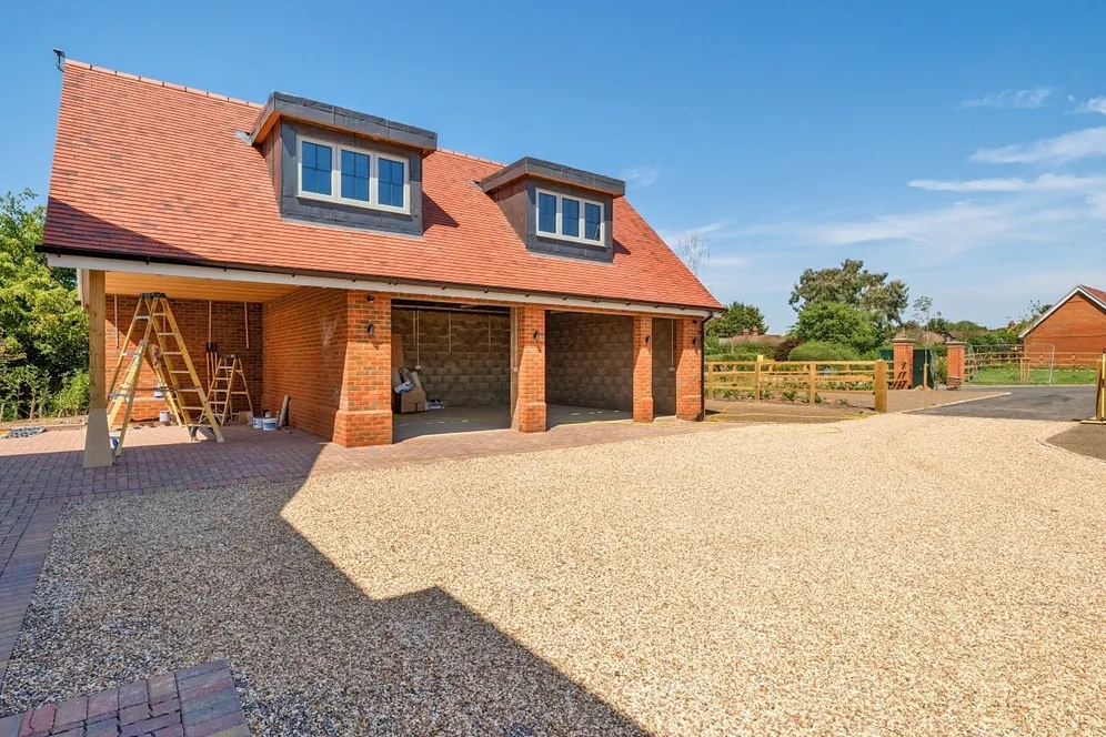 Harvest Hill Bourne End SL8 photo 2