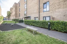 20 Springfield Drive London SW17 photo 17