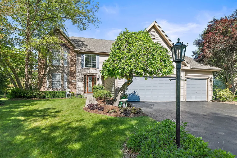 1476 Columbia Ln, Barrington, IL 60010