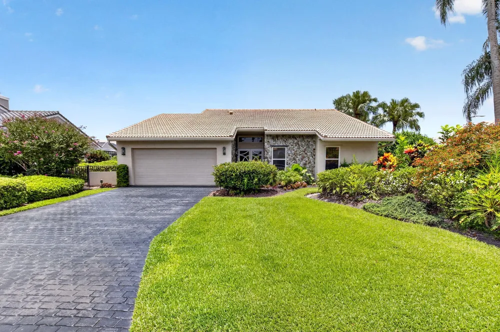 7082 NW 3rd Ave, Boca Raton, FL 33487