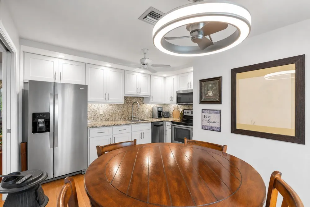 625 Oaks Dr, Pompano Beach, FL 33069