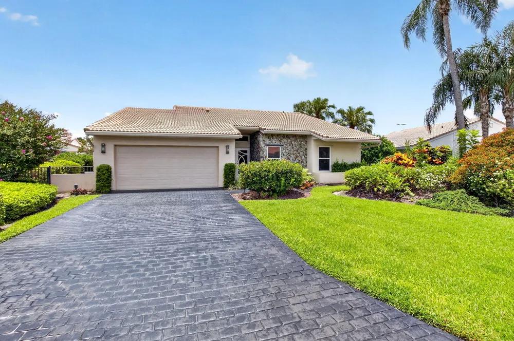7082 NW 3rd Ave, Boca Raton, FL 33487