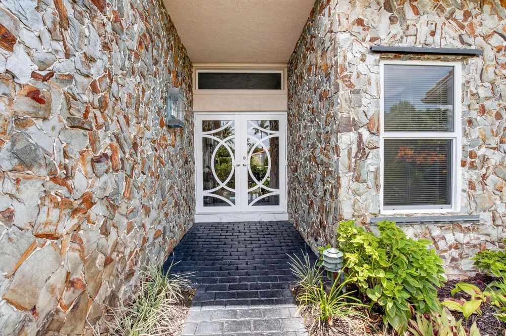 7082 NW 3rd Ave, Boca Raton, FL 33487