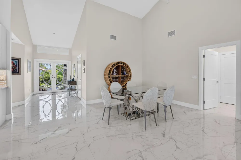 7082 NW 3rd Ave, Boca Raton, FL 33487