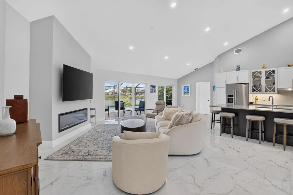 7082 NW 3rd Ave, Boca Raton, FL 33487