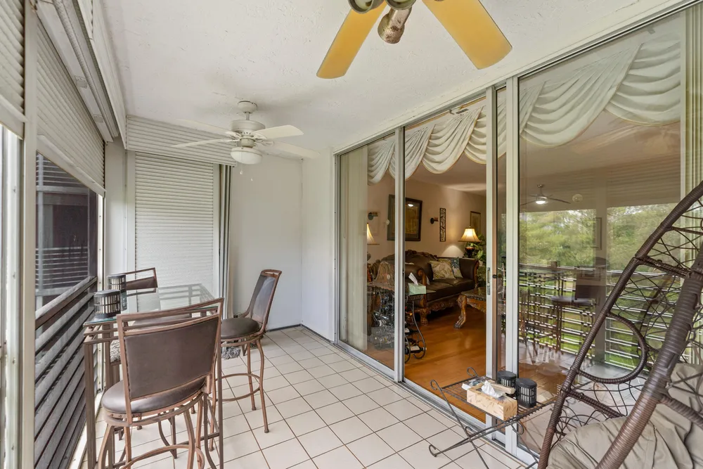 625 Oaks Dr, Pompano Beach, FL 33069
