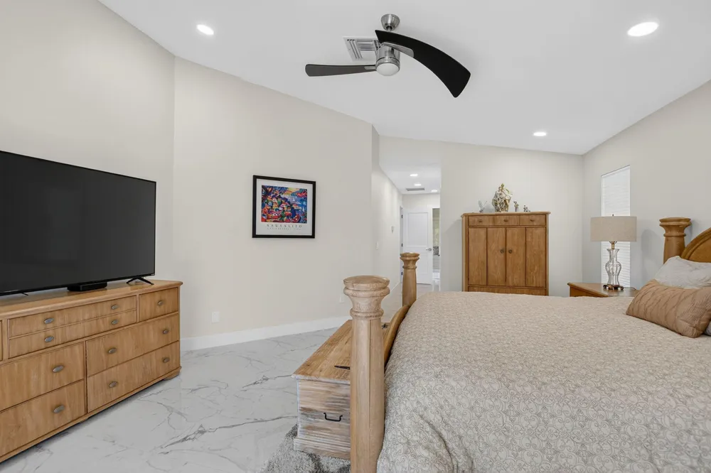 7082 NW 3rd Ave, Boca Raton, FL 33487