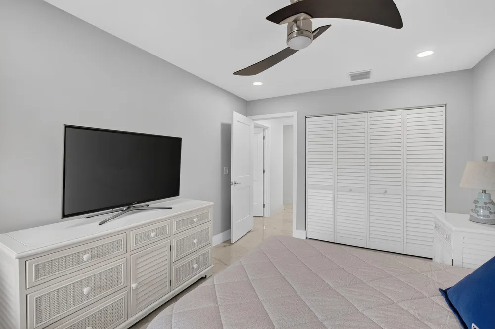 7082 NW 3rd Ave, Boca Raton, FL 33487