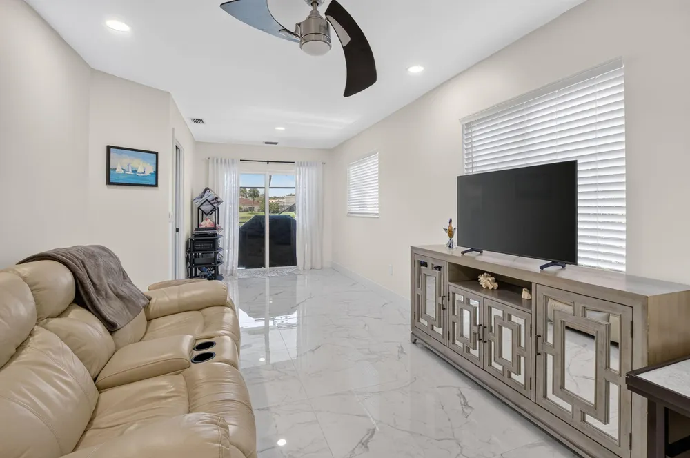7082 NW 3rd Ave, Boca Raton, FL 33487