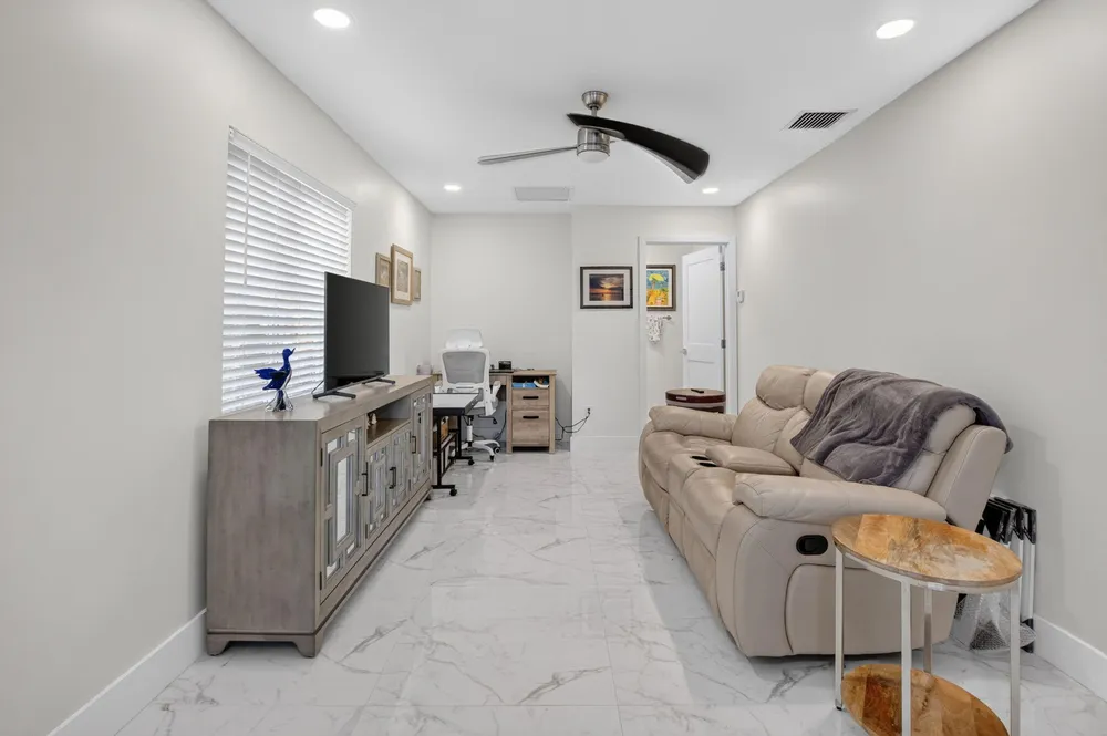 7082 NW 3rd Ave, Boca Raton, FL 33487
