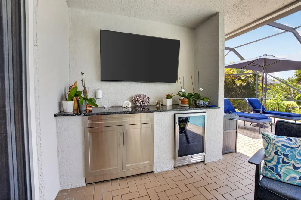 7082 NW 3rd Ave, Boca Raton, FL 33487