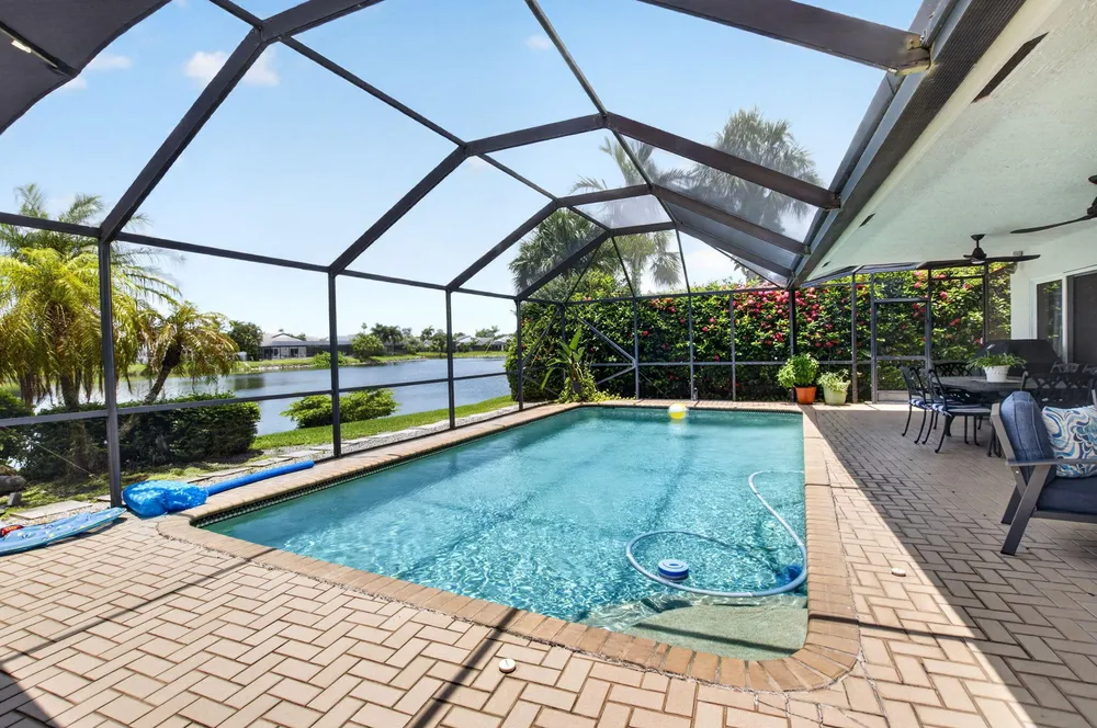 7082 NW 3rd Ave, Boca Raton, FL 33487