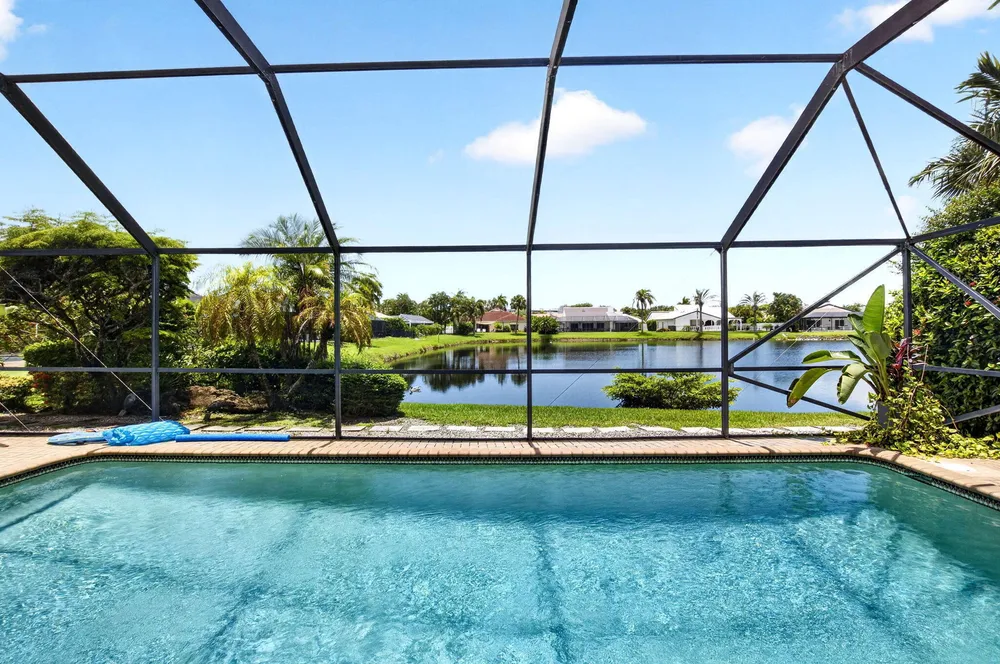 7082 NW 3rd Ave, Boca Raton, FL 33487