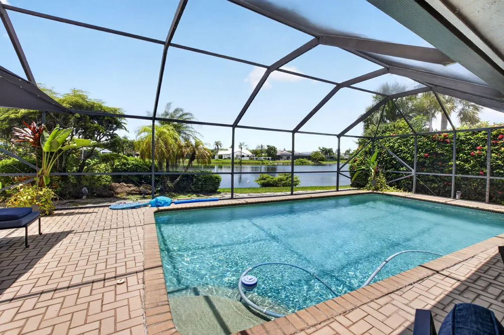 7082 NW 3rd Ave, Boca Raton, FL 33487