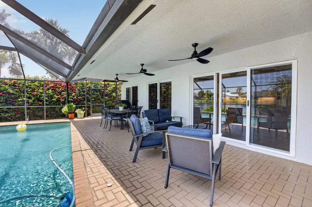 7082 NW 3rd Ave, Boca Raton, FL 33487