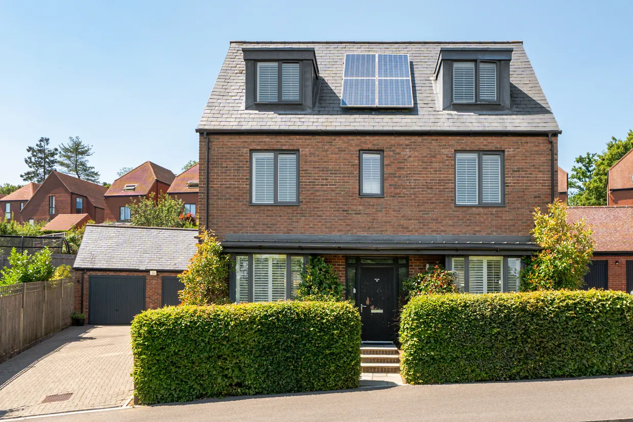 Browning Place, Coulsdon, CR5 photo 1
