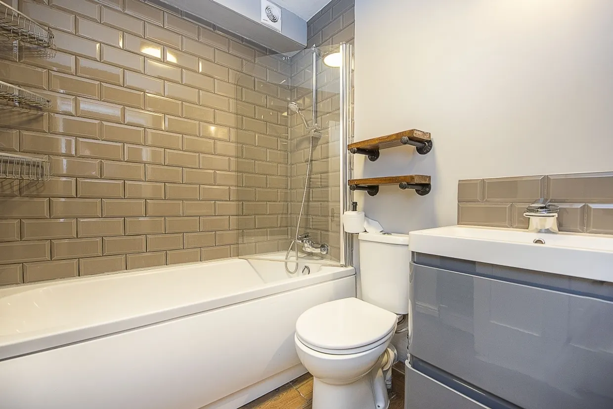 Springfield Road Kingston upon Thames KT1 photo 5