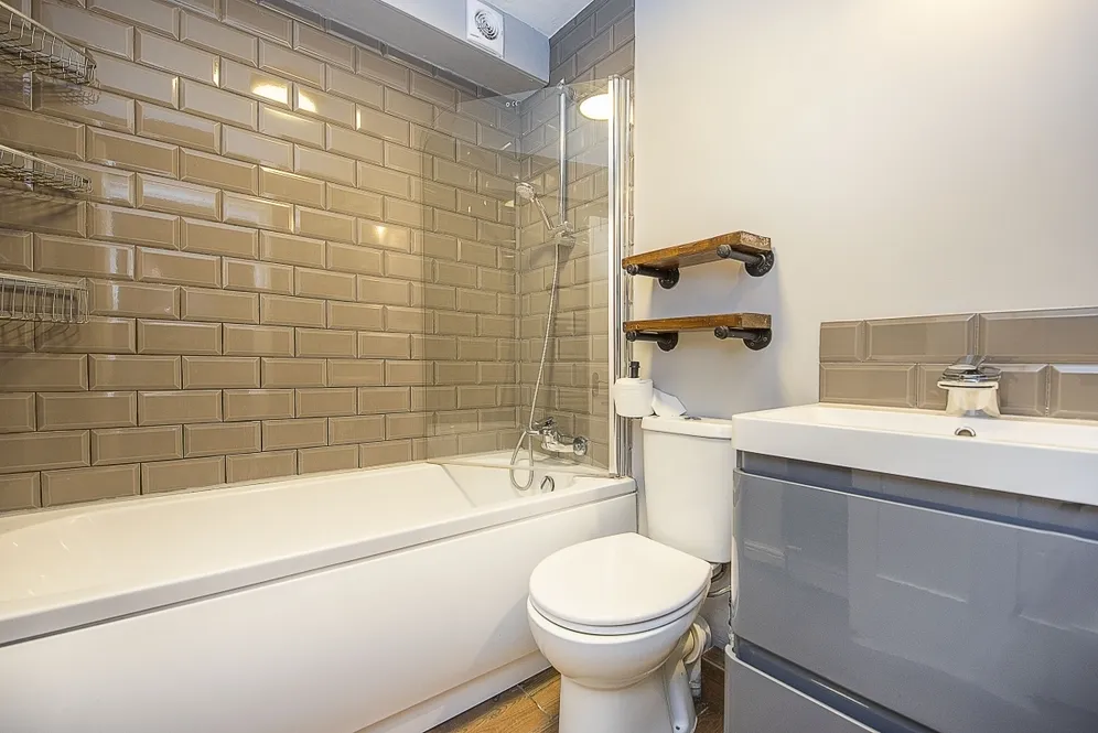 Springfield Road Kingston upon Thames KT1 photo 5