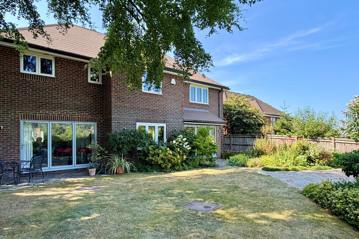 Hethersett Close, Reigate, RH2 photo 6