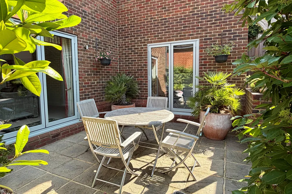 Hethersett Close, Reigate, RH2 photo 8