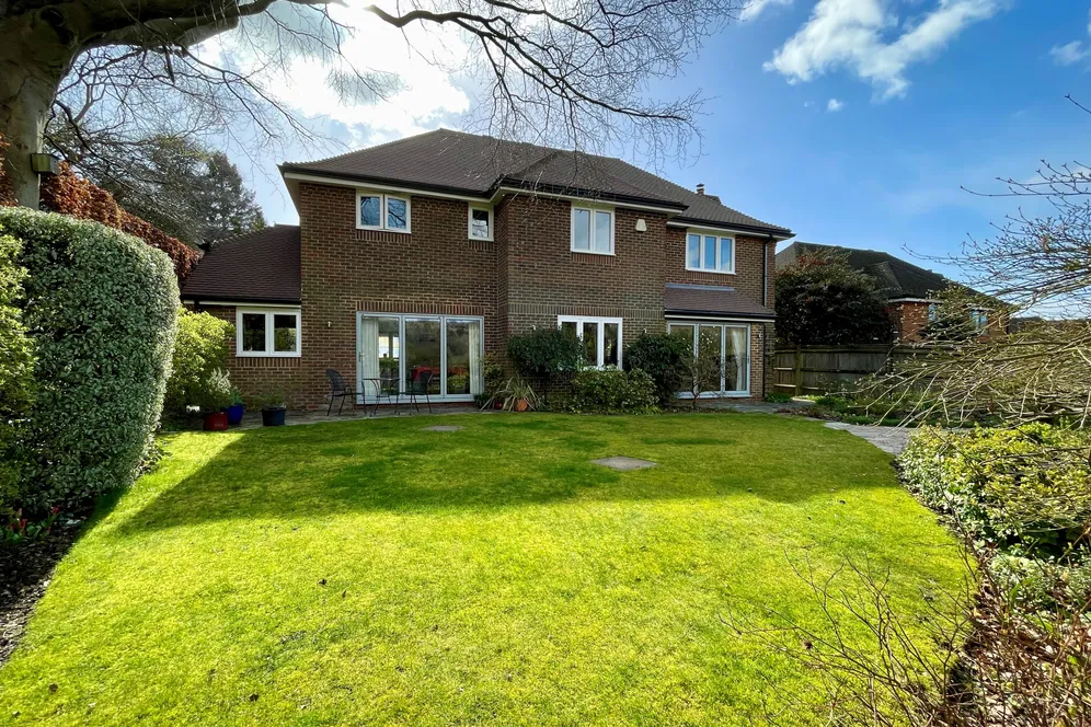 Hethersett Close, Reigate, RH2 photo 9