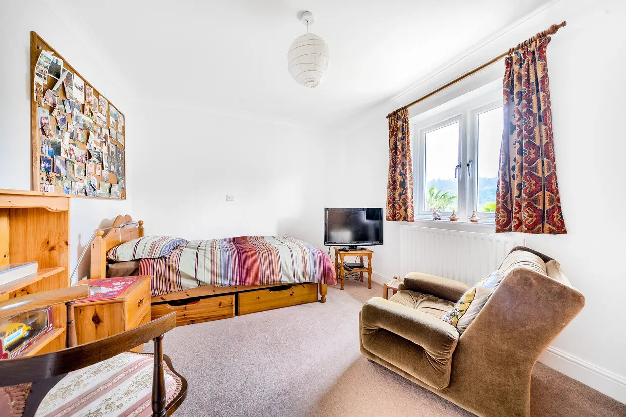 Hethersett Close, Reigate, RH2 photo 11